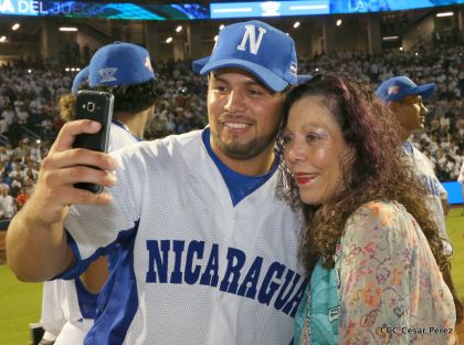 Histórica inauguración de moderno Estadio Nacional de Béisbol "Dennis Martínez"