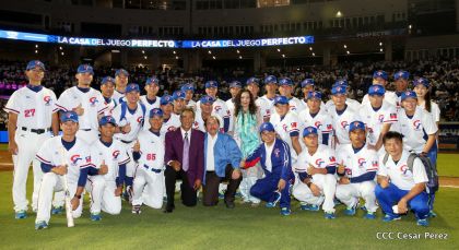Histórica inauguración de moderno Estadio Nacional de Béisbol "Dennis Martínez"