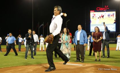 Histórica inauguración de moderno Estadio Nacional de Béisbol "Dennis Martínez"