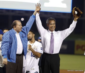 Histórica inauguración de moderno Estadio Nacional de Béisbol "Dennis Martínez"