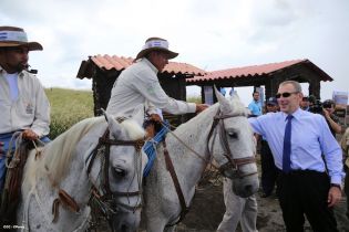 Comisario de Desarrollo UE en visita a Nicaragua