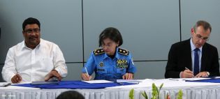 Comisario de Desarrollo UE en visita a Nicaragua