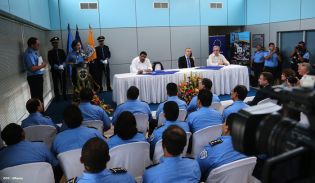 Comisario de Desarrollo UE en visita a Nicaragua