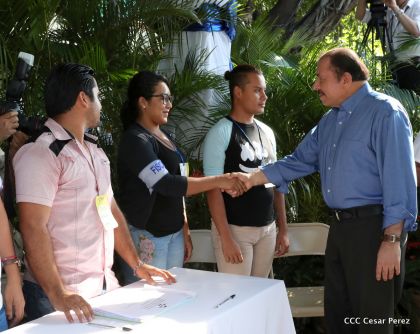 Comandante Daniel y Compañera Rosario ejercen su derecho al voto en Elecciones Municipales 2017