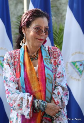 Comandante Daniel y Compañera Rosario ejercen su derecho al voto en Elecciones Municipales 2017