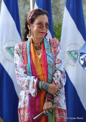 Comandante Daniel y Compañera Rosario ejercen su derecho al voto en Elecciones Municipales 2017