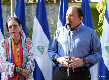 Comandante Daniel y Compañera Rosario ejercen su derecho al voto en Elecciones Municipales 2017