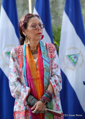 Comandante Daniel y Compañera Rosario ejercen su derecho al voto en Elecciones Municipales 2017