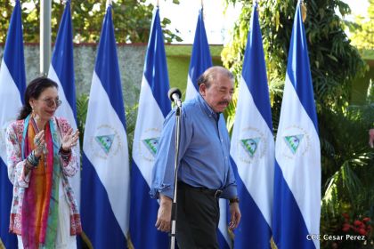 Comandante Daniel y Compañera Rosario ejercen su derecho al voto en Elecciones Municipales 2017