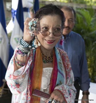 Comandante Daniel y Compañera Rosario ejercen su derecho al voto en Elecciones Municipales 2017