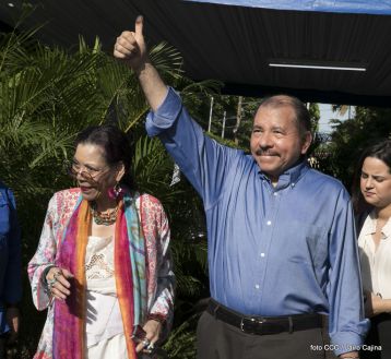 Comandante Daniel y Compañera Rosario ejercen su derecho al voto en Elecciones Municipales 2017