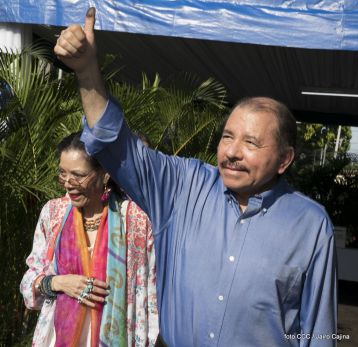 Comandante Daniel y Compañera Rosario ejercen su derecho al voto en Elecciones Municipales 2017
