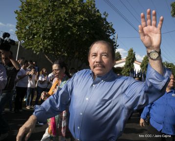 Comandante Daniel y Compañera Rosario ejercen su derecho al voto en Elecciones Municipales 2017