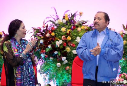 Daniel y Rosario conmemoran el 41 aniversario del paso a la inmortalidad del Comandante Carlos