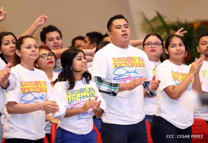 Daniel y Rosario conmemoran el 41 aniversario del paso a la inmortalidad del Comandante Carlos
