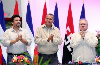 Daniel y Rosario conmemoran el 41 aniversario del paso a la inmortalidad del Comandante Carlos