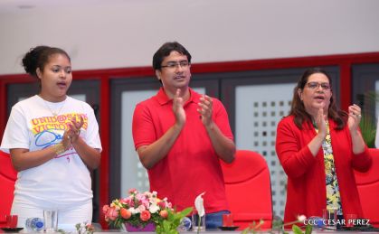 Daniel y Rosario conmemoran el 41 aniversario del paso a la inmortalidad del Comandante Carlos