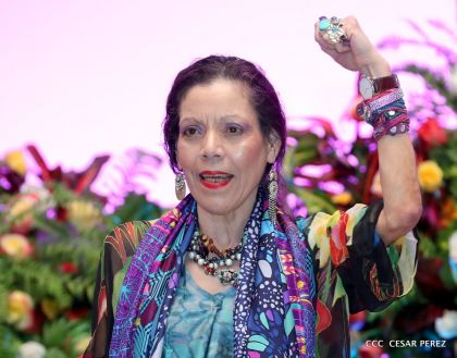 Daniel y Rosario conmemoran el 41 aniversario del paso a la inmortalidad del Comandante Carlos