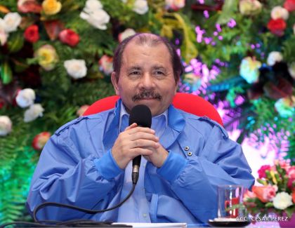 Daniel y Rosario conmemoran el 41 aniversario del paso a la inmortalidad del Comandante Carlos