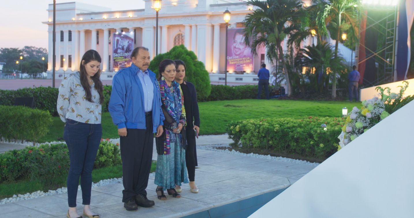 Daniel y Rosario conmemoran el 41 aniversario del paso a la inmortalidad del Comandante Carlos