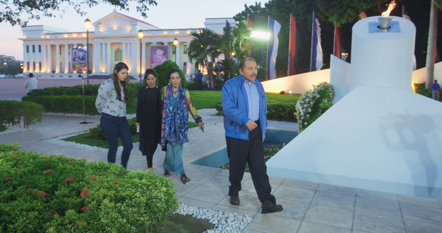 Daniel y Rosario conmemoran el 41 aniversario del paso a la inmortalidad del Comandante Carlos