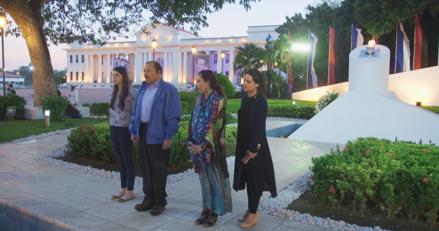 Daniel y Rosario conmemoran el 41 aniversario del paso a la inmortalidad del Comandante Carlos