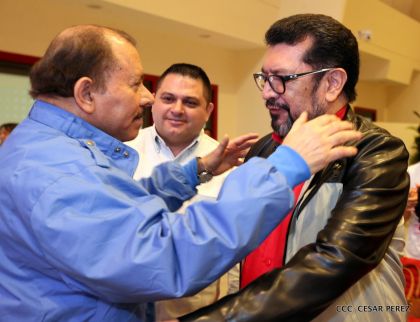 Daniel y Rosario conmemoran el 41 aniversario del paso a la inmortalidad del Comandante Carlos