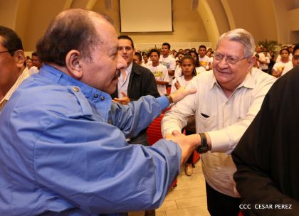 Daniel y Rosario conmemoran el 41 aniversario del paso a la inmortalidad del Comandante Carlos