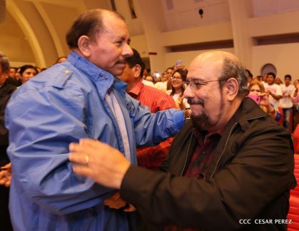 Daniel y Rosario conmemoran el 41 aniversario del paso a la inmortalidad del Comandante Carlos