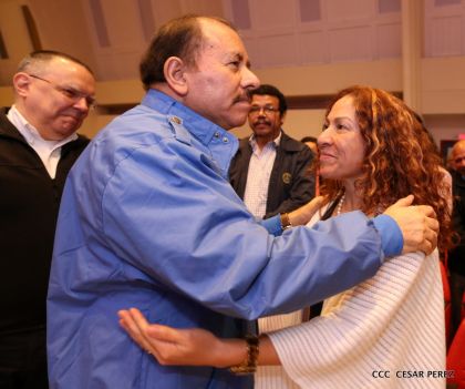 Daniel y Rosario conmemoran el 41 aniversario del paso a la inmortalidad del Comandante Carlos