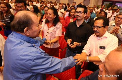 Daniel y Rosario conmemoran el 41 aniversario del paso a la inmortalidad del Comandante Carlos