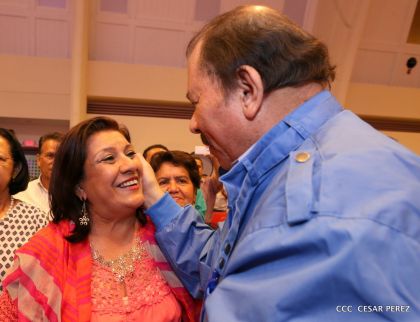 Daniel y Rosario conmemoran el 41 aniversario del paso a la inmortalidad del Comandante Carlos