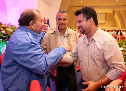 Daniel y Rosario conmemoran el 41 aniversario del paso a la inmortalidad del Comandante Carlos