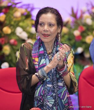 Daniel y Rosario conmemoran el 41 aniversario del paso a la inmortalidad del Comandante Carlos