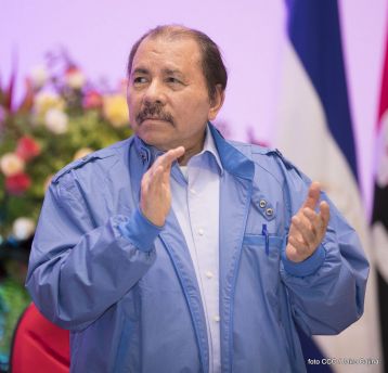 Daniel y Rosario conmemoran el 41 aniversario del paso a la inmortalidad del Comandante Carlos