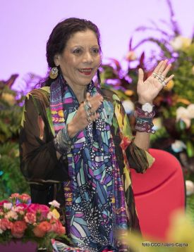 Daniel y Rosario conmemoran el 41 aniversario del paso a la inmortalidad del Comandante Carlos