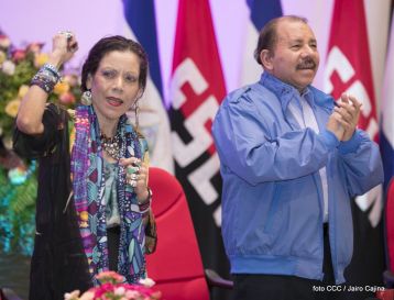 Daniel y Rosario conmemoran el 41 aniversario del paso a la inmortalidad del Comandante Carlos