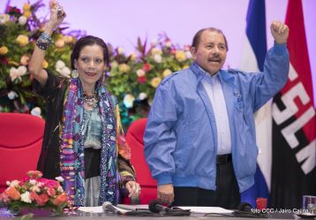 Daniel y Rosario conmemoran el 41 aniversario del paso a la inmortalidad del Comandante Carlos