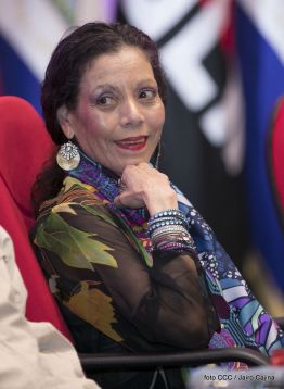 Daniel y Rosario conmemoran el 41 aniversario del paso a la inmortalidad del Comandante Carlos