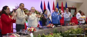 Daniel y Rosario conmemoran el 41 aniversario del paso a la inmortalidad del Comandante Carlos