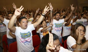 Daniel y Rosario conmemoran el 41 aniversario del paso a la inmortalidad del Comandante Carlos