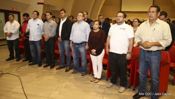 Daniel y Rosario conmemoran el 41 aniversario del paso a la inmortalidad del Comandante Carlos