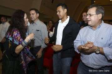 Daniel y Rosario conmemoran el 41 aniversario del paso a la inmortalidad del Comandante Carlos