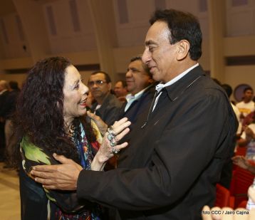 Daniel y Rosario conmemoran el 41 aniversario del paso a la inmortalidad del Comandante Carlos