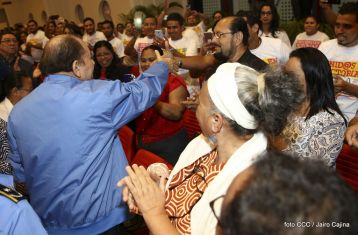 Daniel y Rosario conmemoran el 41 aniversario del paso a la inmortalidad del Comandante Carlos