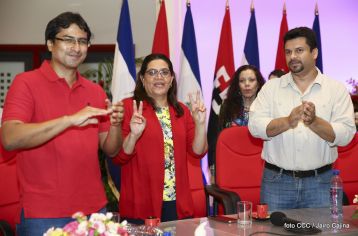 Daniel y Rosario conmemoran el 41 aniversario del paso a la inmortalidad del Comandante Carlos