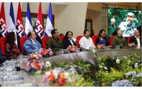 Daniel y Rosario rinden homenaje al Comandante Fidel Castro Ruz