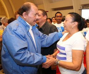 Daniel y Rosario rinden homenaje al Comandante Fidel Castro Ruz