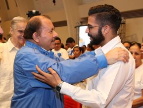 Daniel y Rosario rinden homenaje al Comandante Fidel Castro Ruz