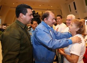 Daniel y Rosario rinden homenaje al Comandante Fidel Castro Ruz